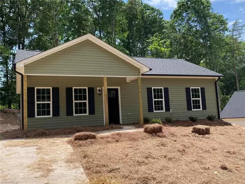 1246 Lewis St, Eden, NC 27288