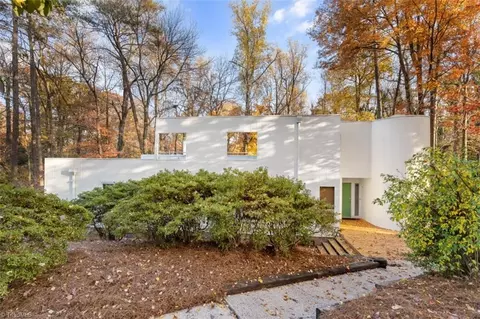 2520 Aaron Ln, Winston Salem, NC 27106