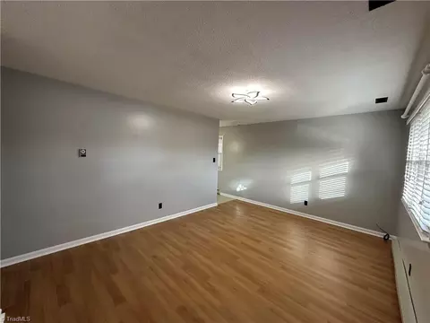 205 Crestview Dr, King, NC 27021 photo 4