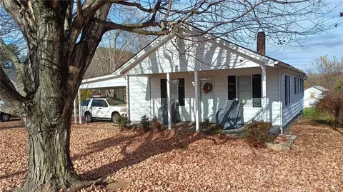 509 Main St, Dobson, NC 27017