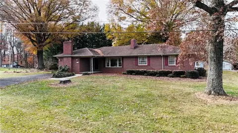 857 Gillespie St, Dobson, NC 27017