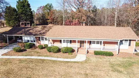 1595 Kesteven Rd, Winston Salem, NC 27127