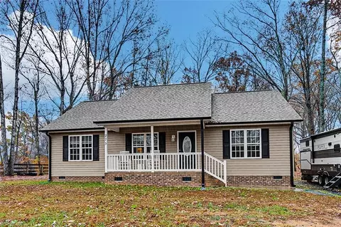 275 Vancroft St, Asheboro, NC 27205