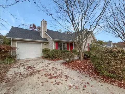 6896 Ironwood Cir, Greensboro, NC 27410