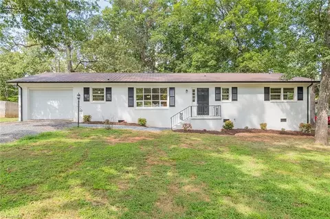 1120 Oakwood Acres Rd, Asheboro, NC 27205