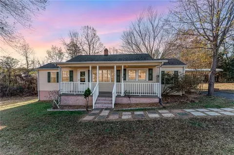 801 High Point St, Randleman, NC 27317