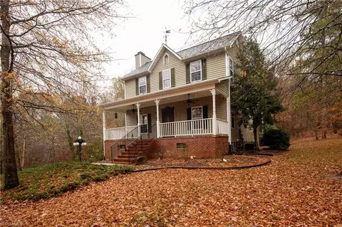 4380 Finch Farm Rd, Trinity, NC 27370