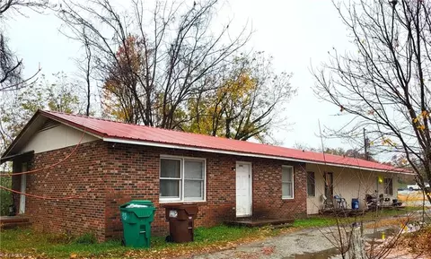 504 Fairfield Rd E, High Point, NC 27263 photo 1