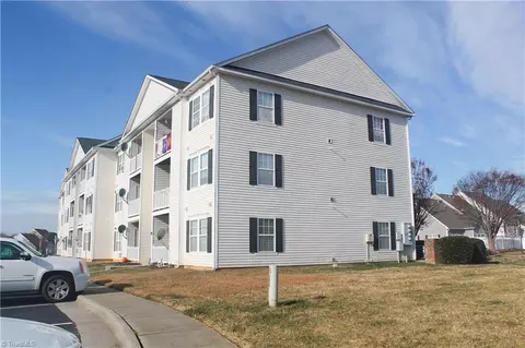 7103 Lambeth Farm Ln, Kernersville, NC 27284