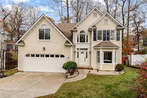 8 Downing Ridge Ct, Greensboro, NC 27407