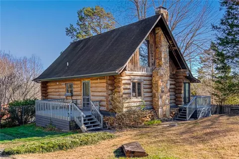1691 Ploughboy Ln, Winston Salem, NC 27103