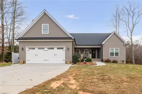 932 Haynes Rd, Summerfield, NC 27358