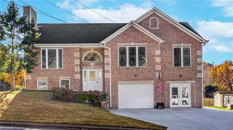 3304 Quail Run Dr, High Point, NC 27265
