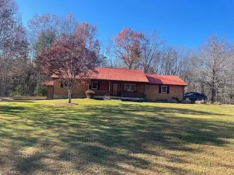 196 George St, Mount Airy, NC 27030
