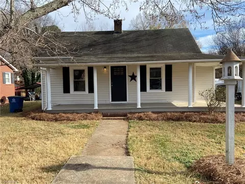 207 4th Ave N, Mayodan, NC 27027