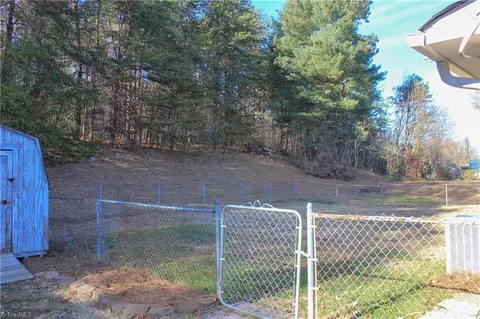 113 Fireside Ln, King, NC 27021 photo 5