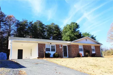 113 Fireside Ln, King, NC 27021 photo 3
