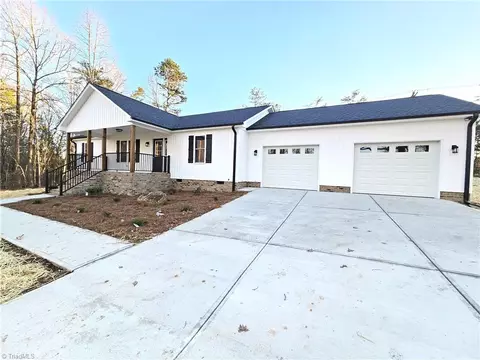 1076 Fisherman Rd, Walnut Cove, NC 27052