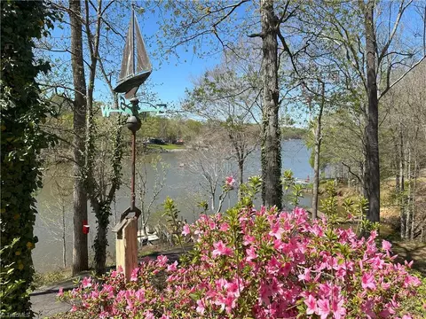 830 Lake Drive 9, Lexington, NC 27292