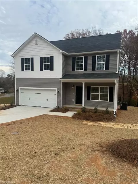 5240 Prince Charles Dr, Kernersville, NC 27284