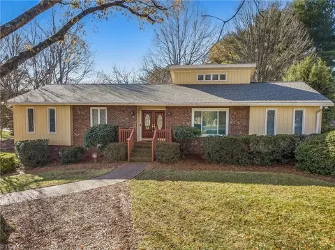 410 Thornbury Ct, Clemmons, NC 27012