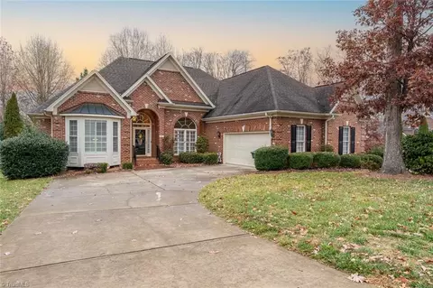 15 Middlefield Ct, Greensboro, NC 27455
