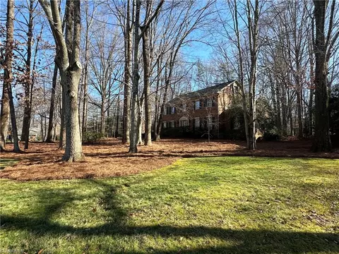 5 Dunaway Ct, Greensboro, NC 27408