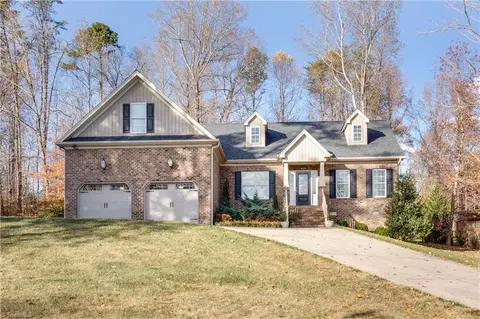 4009 Rookwood Ln, Winston Salem, NC 27106