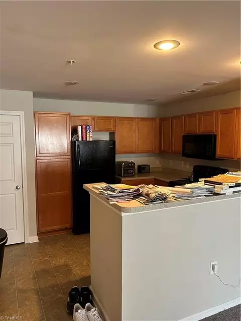 5238 Hilltop Rd #R, Jamestown, NC 27282