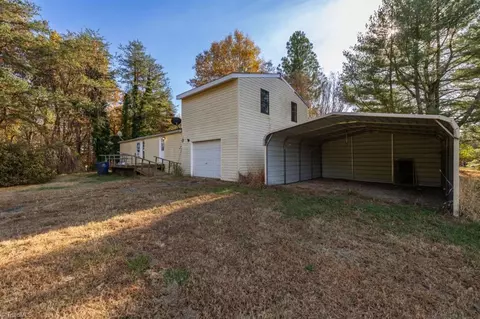 141 Saddlebrook Dr, Summerfield, NC 27358