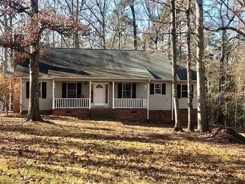 6476 Pleasant Grove Church Rd, Bennett, NC 27208