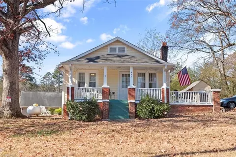 445 Wayside Dr, Winston Salem, NC 27107