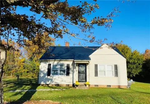 5167 Hoover Hill Rd, Trinity, NC 27370
