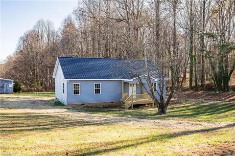 2621 Richmond Hill Church Rd, East Bend, NC 27018
