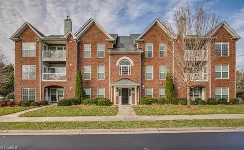 130 Shallowford Reserve Dr #204, Lewisville, NC 27023