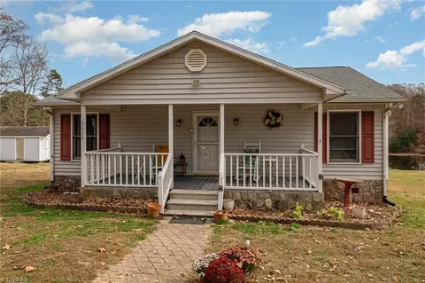3428 Lacy Hodge Dr, Sophia, NC 27350
