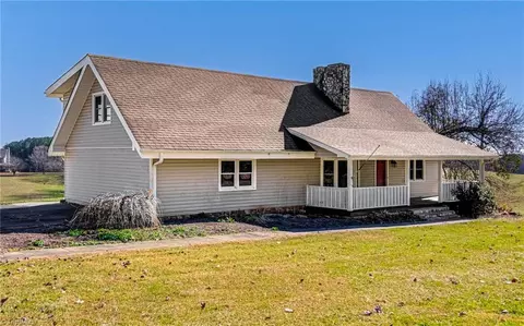 2571 Simpson Mill Rd, Mount Airy, NC 27030