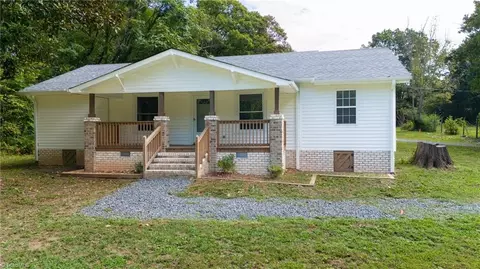 5631 Racin Dr, Winston Salem, NC 27105