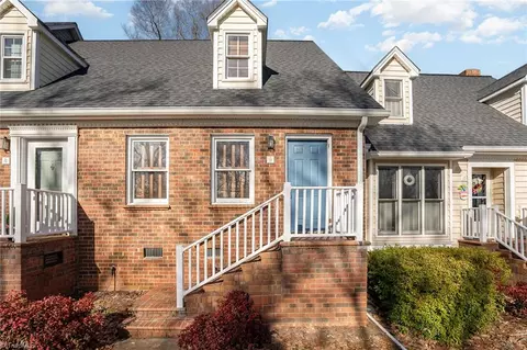 1121 Sherwood Dr, Burlington, NC 27215