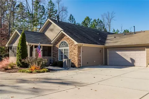 33 Pitlockry Pl, Greensboro, NC 27407