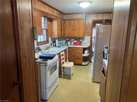 291 Walker Rd E, Elkin, NC 28621 photo 9