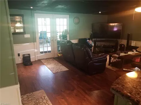 421 Hillcrest Dr, King, NC 27021 photo 8