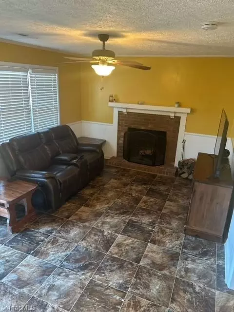 421 Hillcrest Dr, King, NC 27021 photo 5