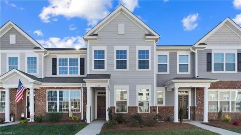 1435 Springvale Hill Dr, Kernersville, NC 27284
