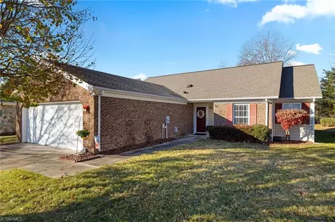3935 Cobblestone Bend Dr, High Point, NC 27265
