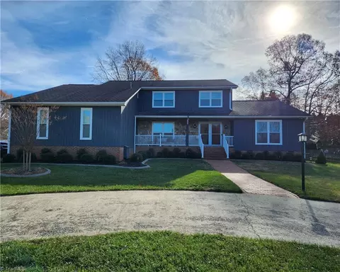 400 Chancery Park Ct, Kernersville, NC 27284
