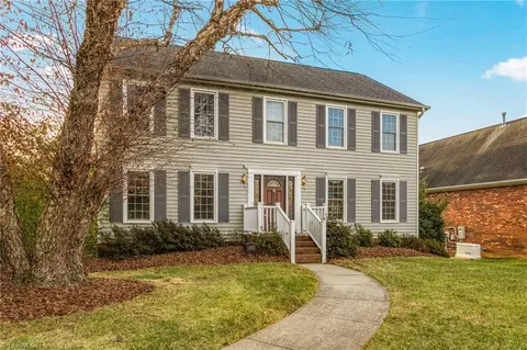 1415 Heatherbrook Dr, High Point, NC 27265