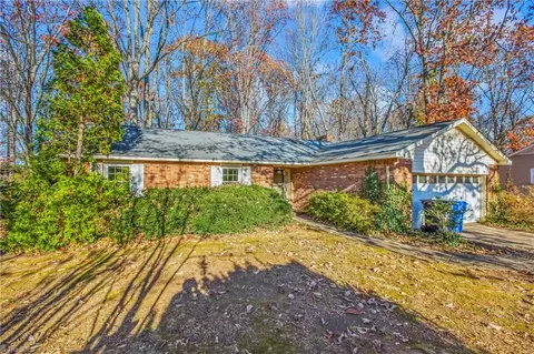 226 Hedrick Dr, Kernersville, NC 27284