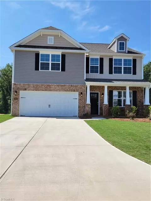 7424 Buckpasser Dr, Greensboro, NC 27455