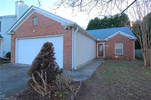 4706 Chestfield Ln, Greensboro, NC 27407